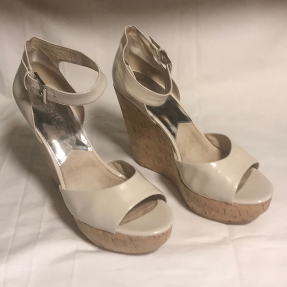 MICHAEL Michael Kors - Picture 2 of 10